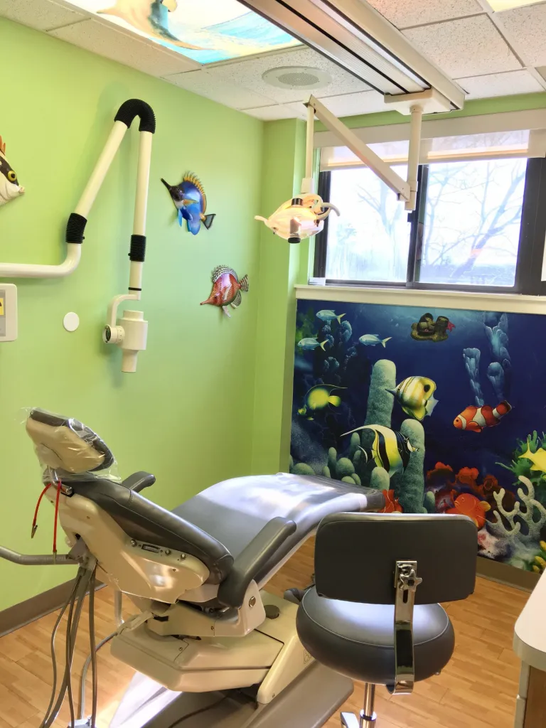 {PRACTICE_NAME} Lansdale office Hygiene Bay with aquatic and fish decorations